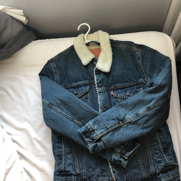 🍵 2 for $150 🍵 NEW Levi’s Sherpa denim jacket - Picture 6 of 9